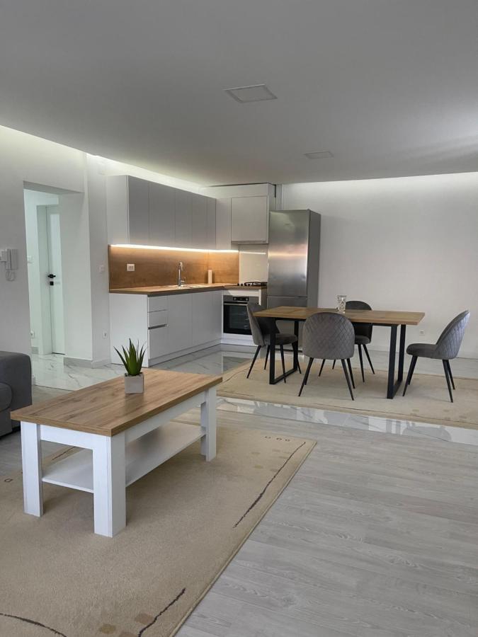 Rozi Apartments ซาเกร็บ ภายนอก รูปภาพ