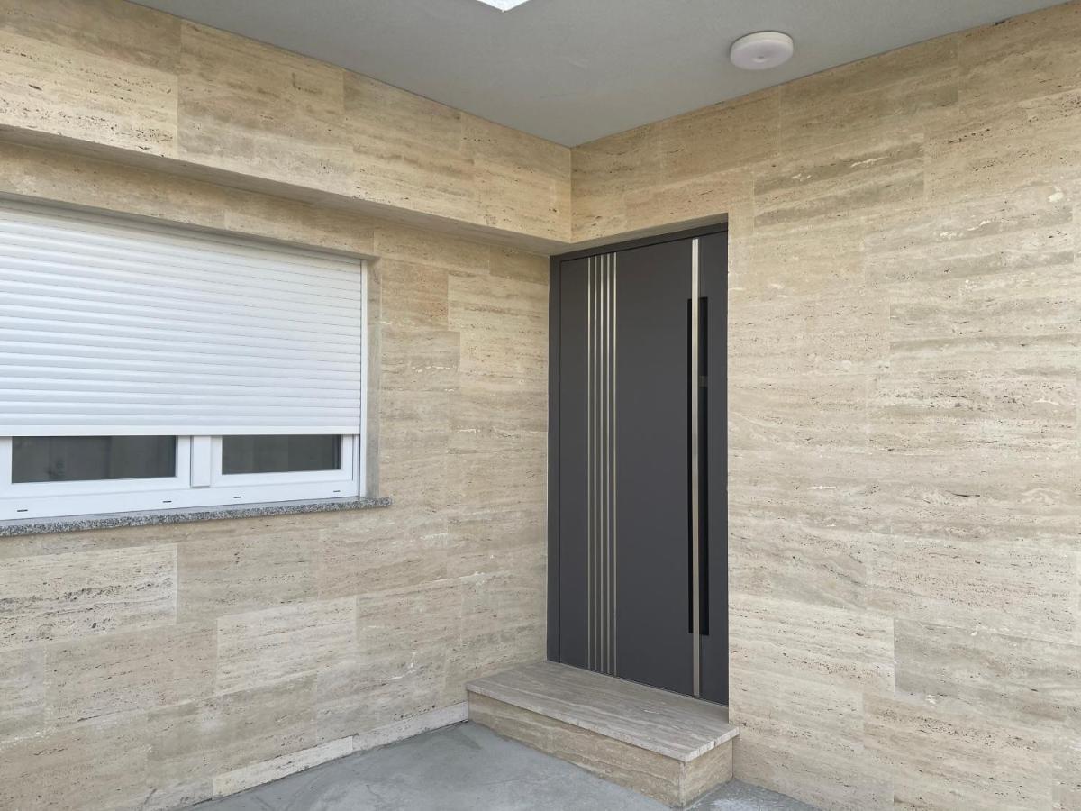 Rozi Apartments ซาเกร็บ ภายนอก รูปภาพ