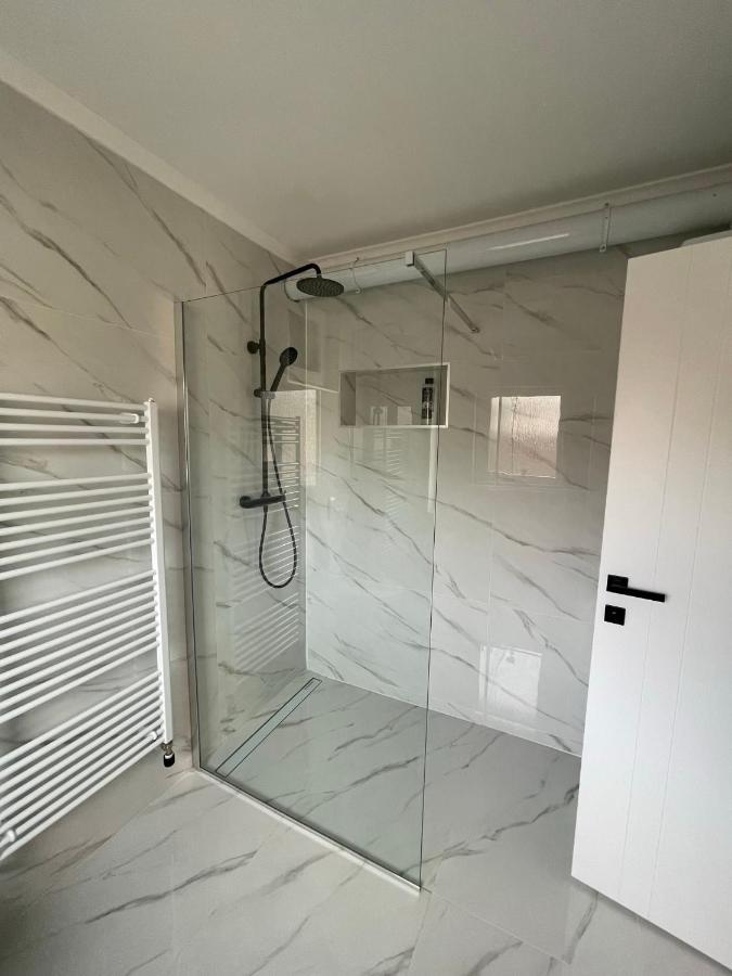 Rozi Apartments ซาเกร็บ ภายนอก รูปภาพ