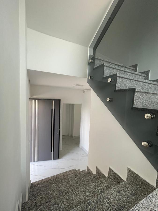 Rozi Apartments ซาเกร็บ ภายนอก รูปภาพ