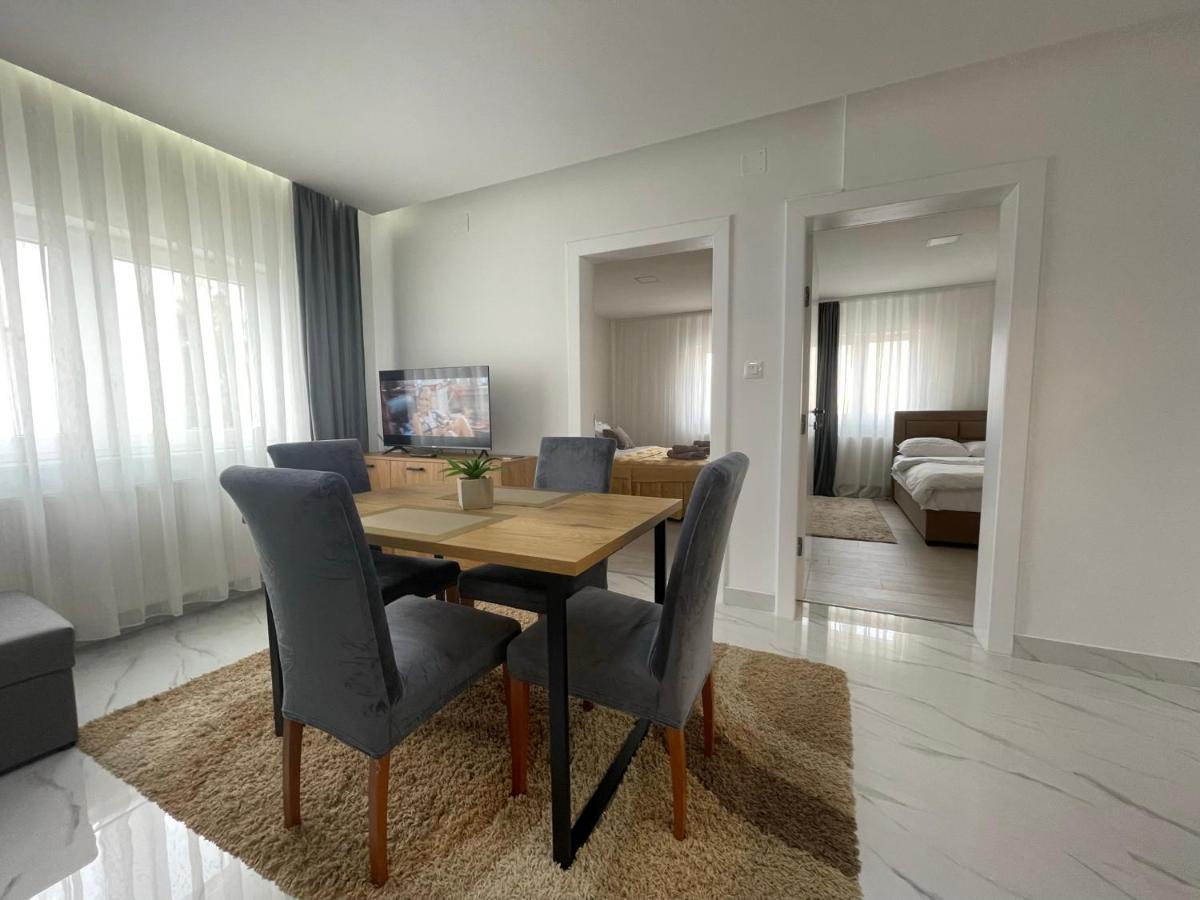 Rozi Apartments ซาเกร็บ ภายนอก รูปภาพ